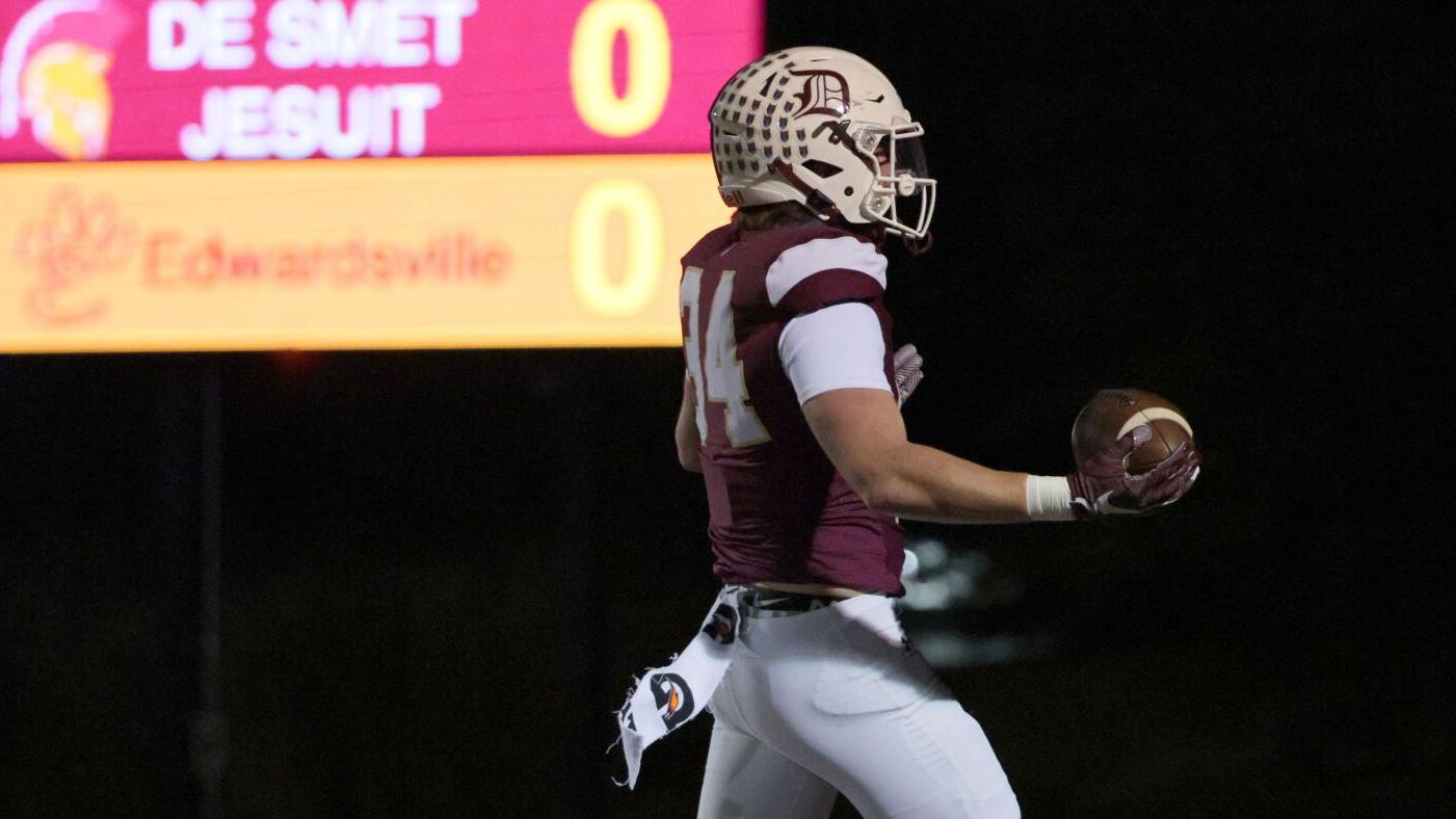 De Smet closes out regular season with win over Edwardsville, which may miss playoffs